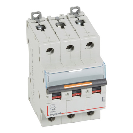 Автоматический выключатель Legrand DX³ 3P 2А (C) 25кА, 409778