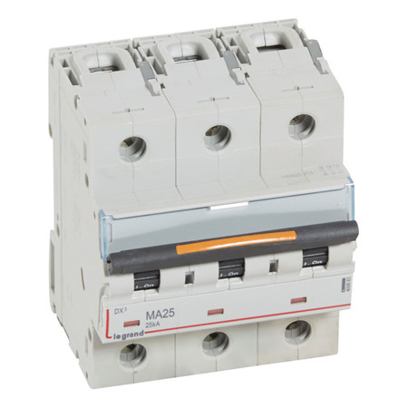 Автоматический выключатель Legrand DX³ 3P 25А (MA) 25кА, 409883
