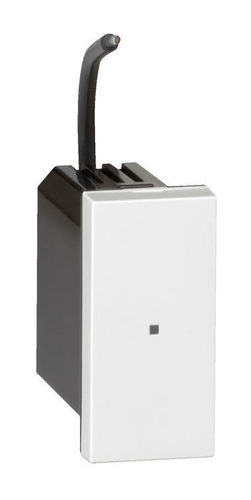 Коллекция умных устройств ЭУИ with NETATMO.Модуль реле управления стандартными розетками 2К+З 16А 230В.Цвет Белый, 574200